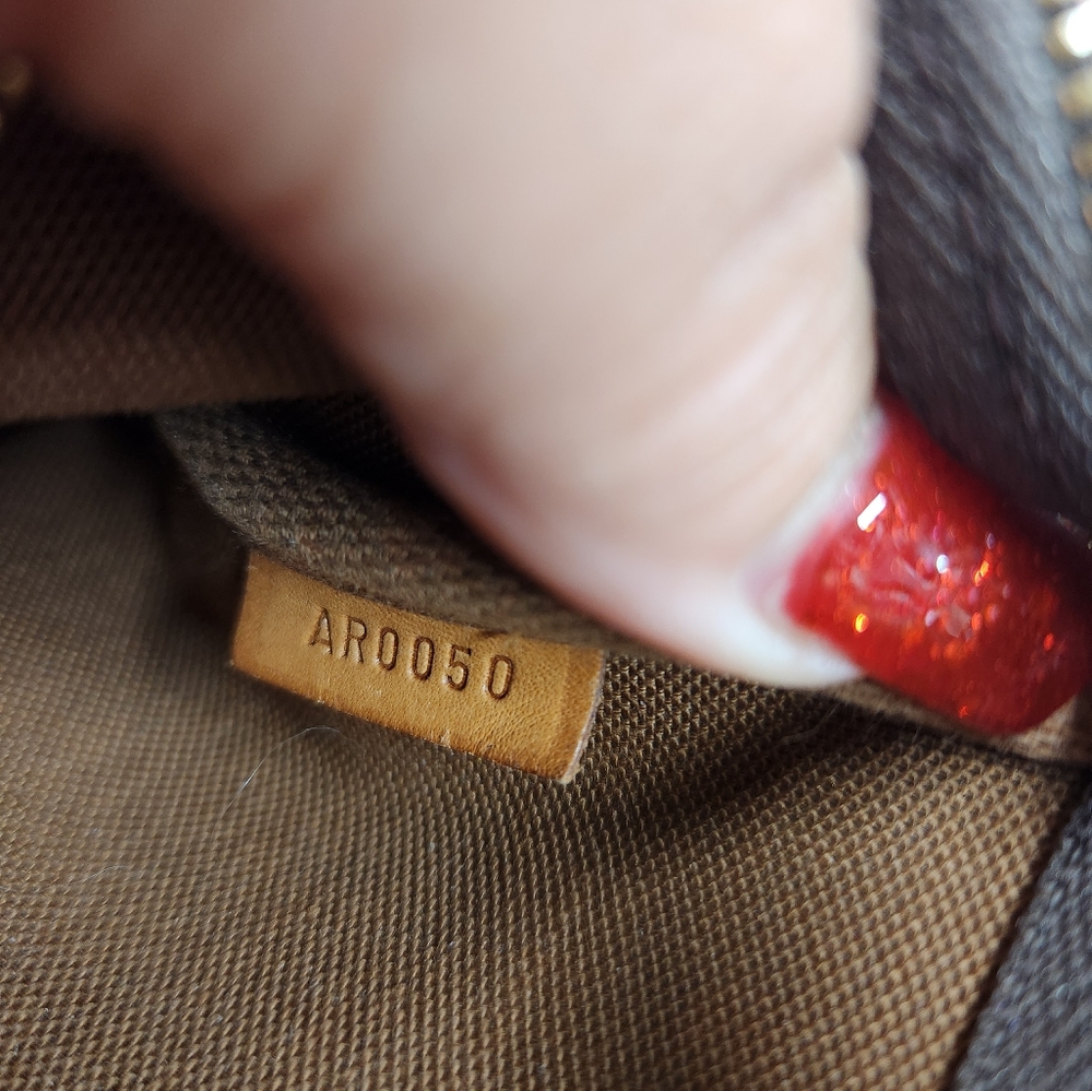 Louis Vuitton Pochette - Picture 11 of 14